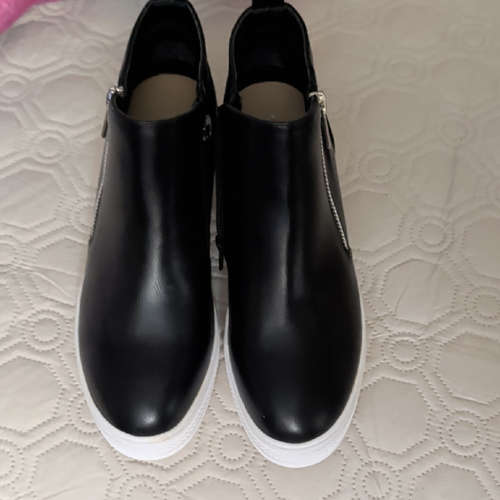 Shoe Dazzle Black Ankle Boots with White Soles